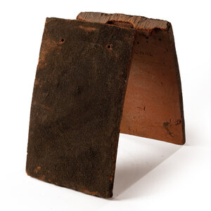 Tegelpan donker genuanceerd