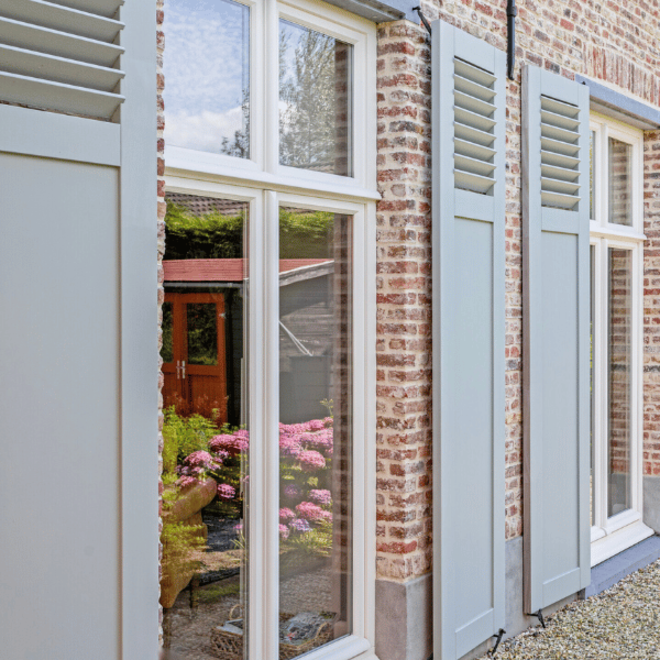 KempiQ Massief hardhouten paneel-louvre luiken op maat type Herentals