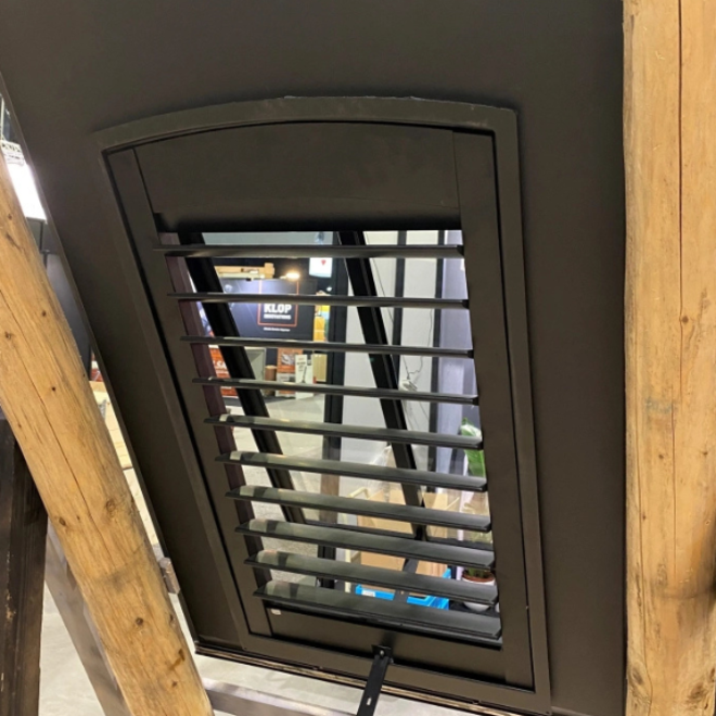 KempiQ Shutter voor stalen dakraam met ronding 50x90 cm