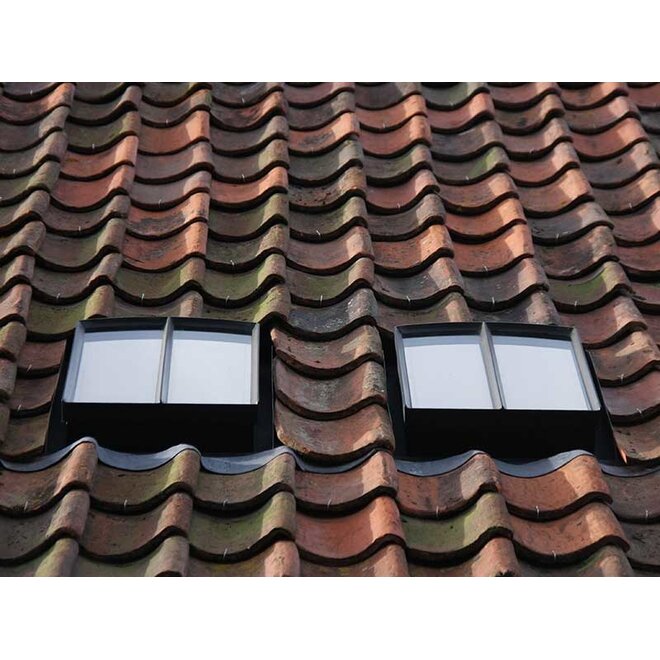 KempiQ Stalen dakraam 60x70cm HR++ glas met ronding thermisch onderbroken met loodslab Combideal
