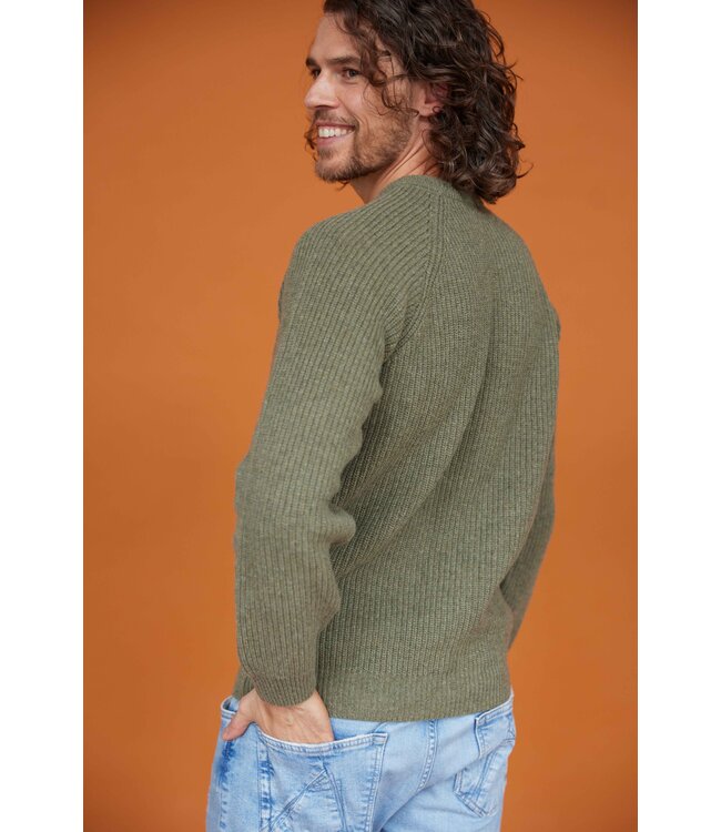 Essential Crewe Sweater - Mid Green
