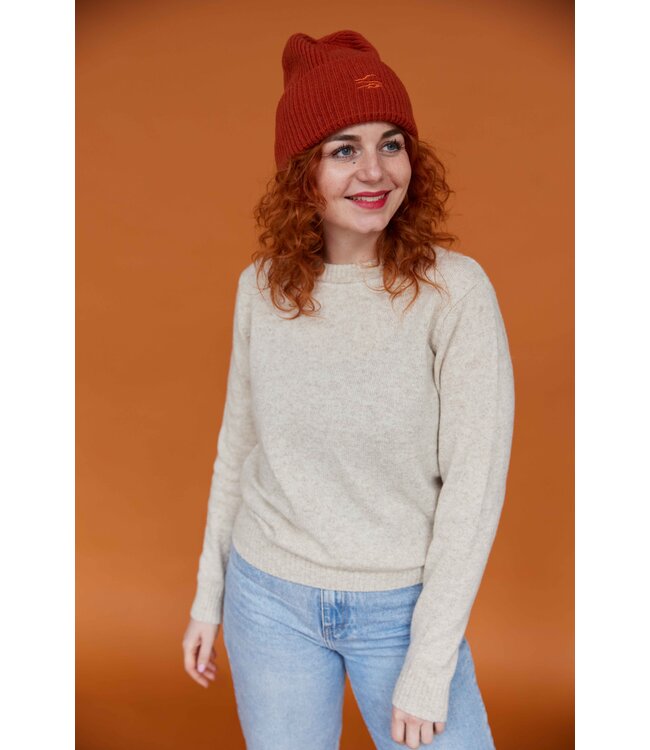 Essential Beanie - Rust