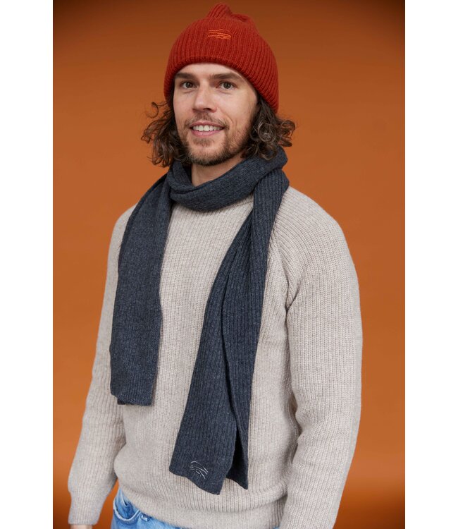 Essential Beanie - Rust