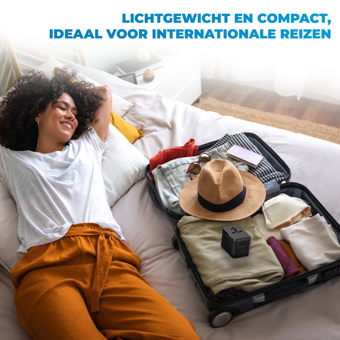 JVS Products Universele wereldstekker - Snellader 18W - Reisstekker - Internationale Reisadapter - 2x USB-C en 2x USB-A - 180+ Landen - Amerika (USA) - Zuid Amerika - Engeland (UK) - Azië - Europa - Afrika - 2500W - Wereldstekker lichtgewicht - Zwart