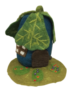 Papoose Toys Oak Leaf House + Mat