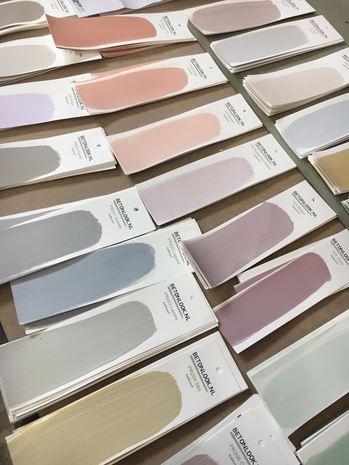 Betonfarbe draußen - Taupe