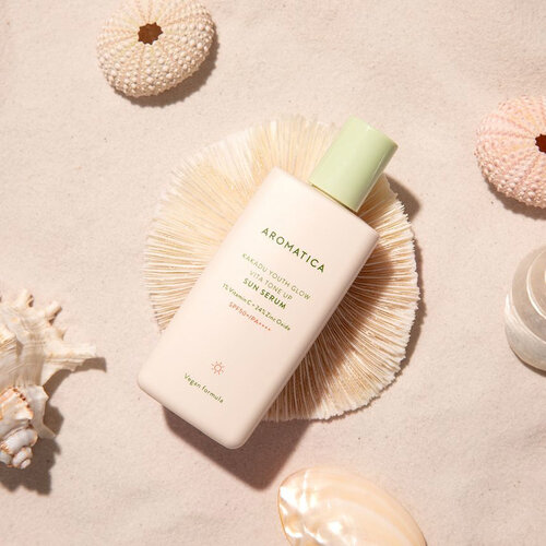 Aromatica Kakadu Youth Glow Vita Tone Up Sun Serum