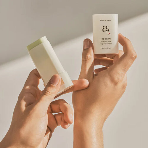 Beauty of Joseon Matte Sun Stick : Mugwort + Camelia Beauty of Joseon Matte Sun Stick : Mugwort + Camelia
