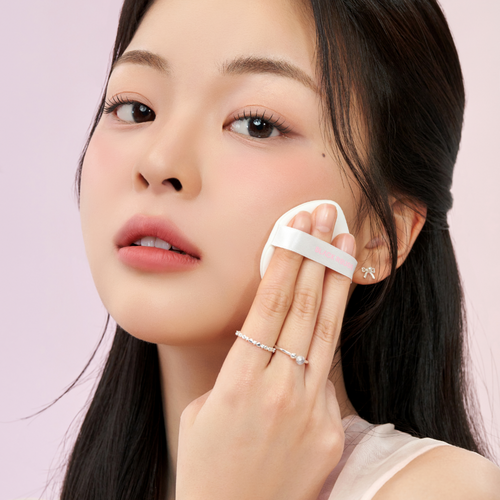 BLACK ROUGE Thin Layer Veiled Cushion