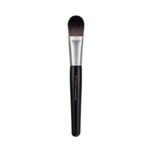 Studio 17 Foundation Brush 823