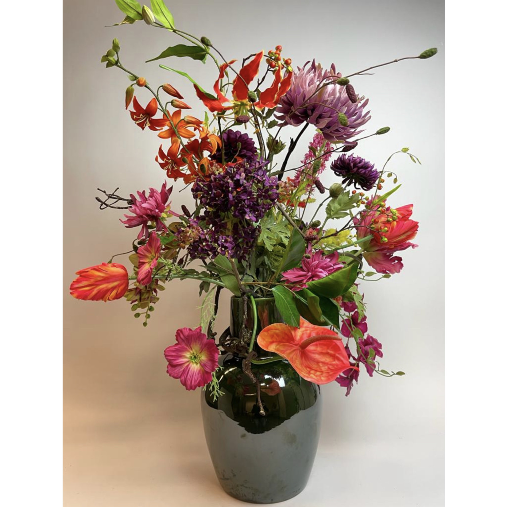 BOUQUET FEASTY FLORALS | MULTI