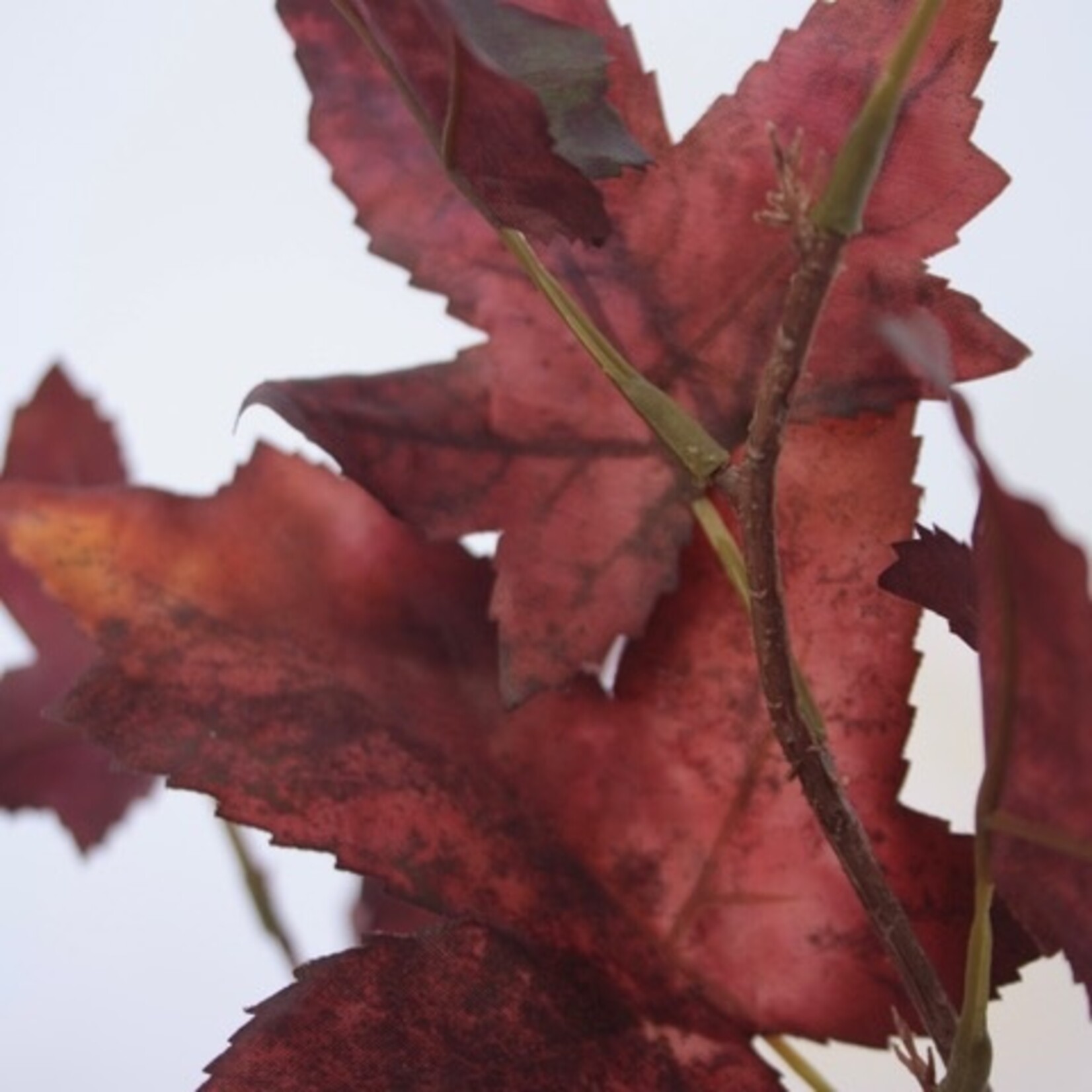 AUTUMN LEAF SPRAY | BURGUNDY | 67 CM