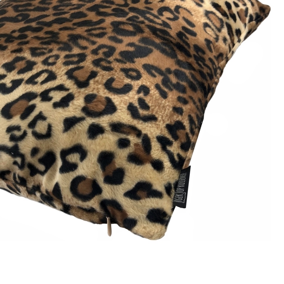 Aanbod doneren verslag doen van Furry Leopard | 45 x 45 cm | Kussenhoes | Polyester | Gek op kussens!