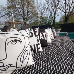 Sierkussen Abstract Face White - Outdoor | 45 x 45 cm | Katoen/Polyester