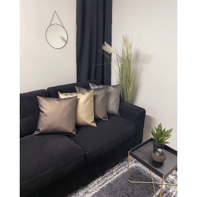 Sierkussen Metallic Matte Metal | 45 x 45 cm | PU Leder