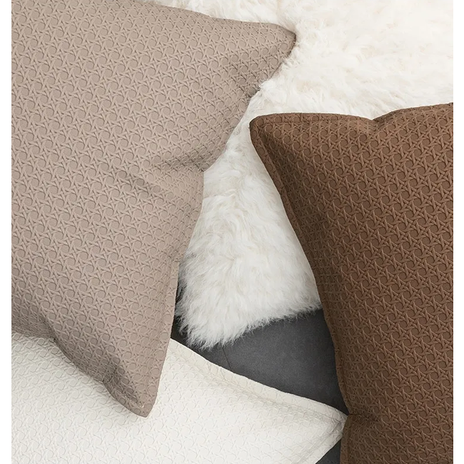 Sierkussen Embossed Brown | 30 x 50 cm | PU Leder