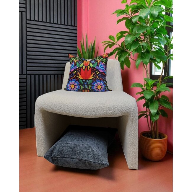 Bold Tulip #4 | 45 x 45 cm | Kussenhoes | Katoen/Polyester