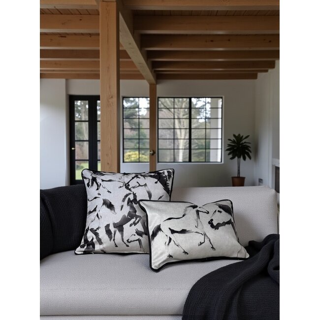 Velvet Two Horses Kussenhoes | 30x50 cm | Velvet/Polyester