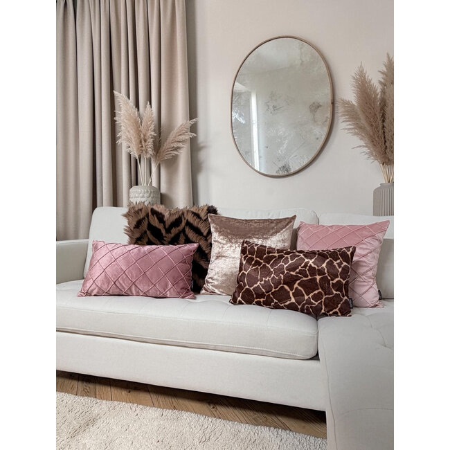 Furry Giraffe Kussenhoes | 30x50 cm | Polyester