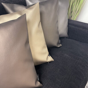 Metallic Gun Metal Kussenhoes | 45x45 cm | PVC/PU Leder