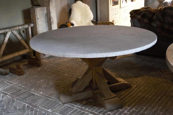 Eikenhouten ronde tafel met belgisch hardsteen Eikenhouten ronde tafel met belgisch hardsteen