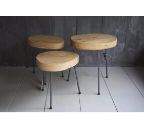 Eikenhouten bijzettafeltjes 3 delige set Eikenhouten bijzettafeltjes 3 delige set