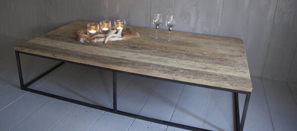 Rene Houtman Salontafel oud eikenhout met ijzeren onderstel 170 cm Rene Houtman Salontafel oud eikenhout met ijzeren onderstel 170 cm