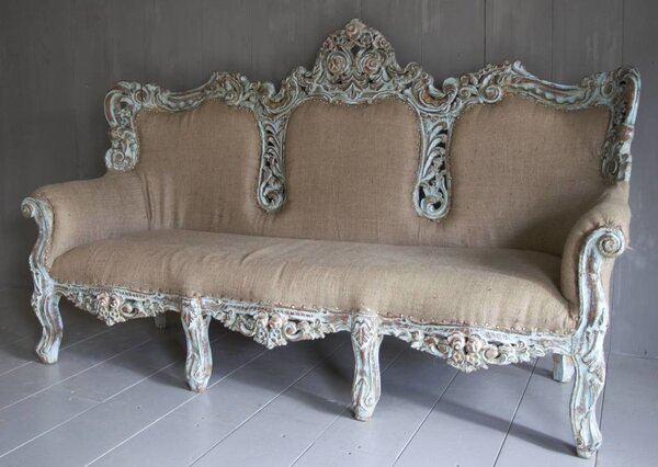 Barok 3-zits bankstel Ibiza stijl met houtsnijwerk Barok 3-zits bankstel Ibiza stijl met houtsnijwerk