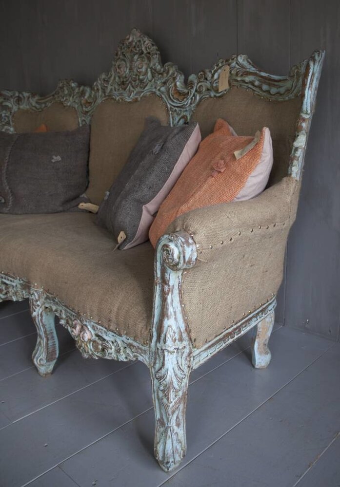 Barok 3-zits bankstel Ibiza stijl met houtsnijwerk Barok 3-zits bankstel Ibiza stijl met houtsnijwerk