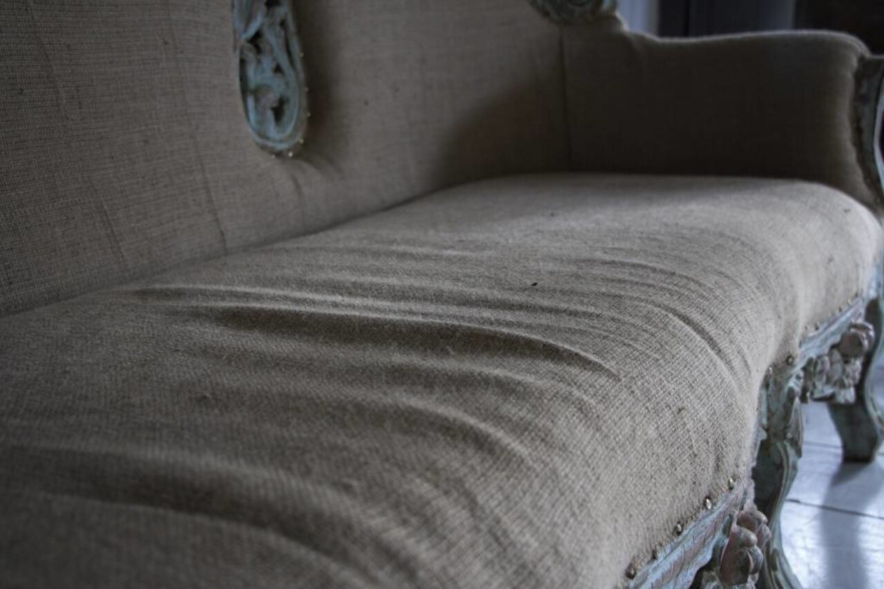 Barok 3-zits bankstel Ibiza stijl met houtsnijwerk Barok 3-zits bankstel Ibiza stijl met houtsnijwerk