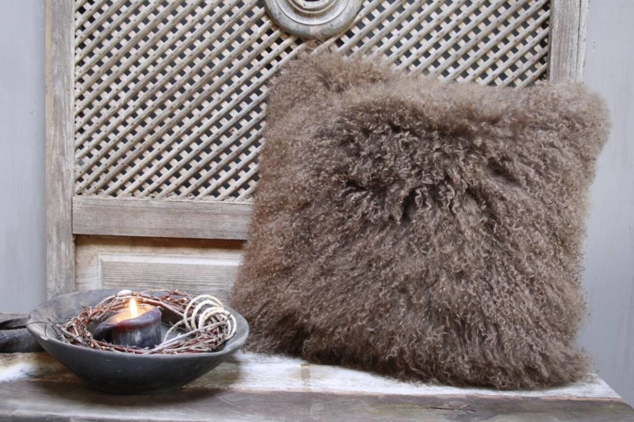 Sierkussen Donkerbruin met binnenvulling Sierkussen Donkerbruin met binnenvulling