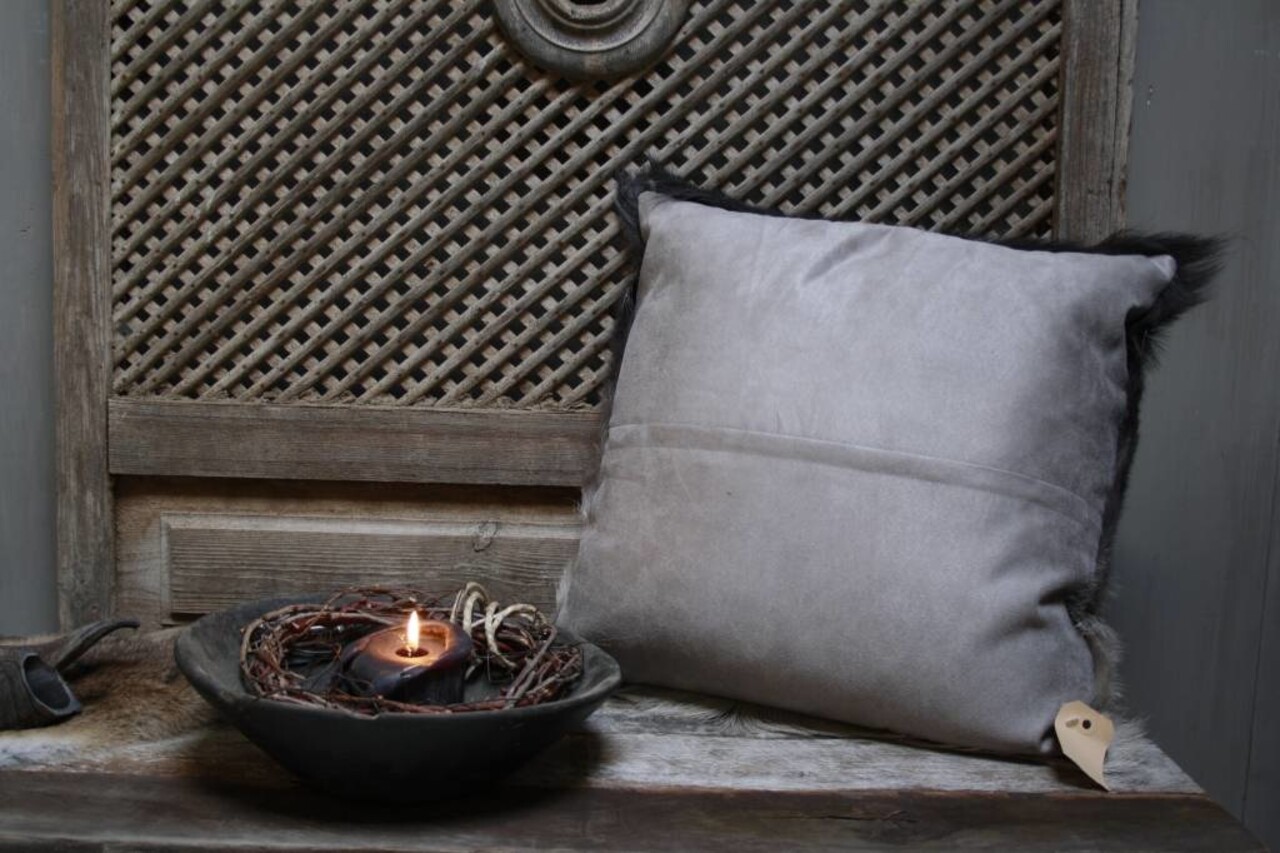 Sierkussen lichtgrijs/donkergrijs met binnenkussen 45x45cm Sierkussen lichtgrijs/donkergrijs met binnenkussen 45x45cm