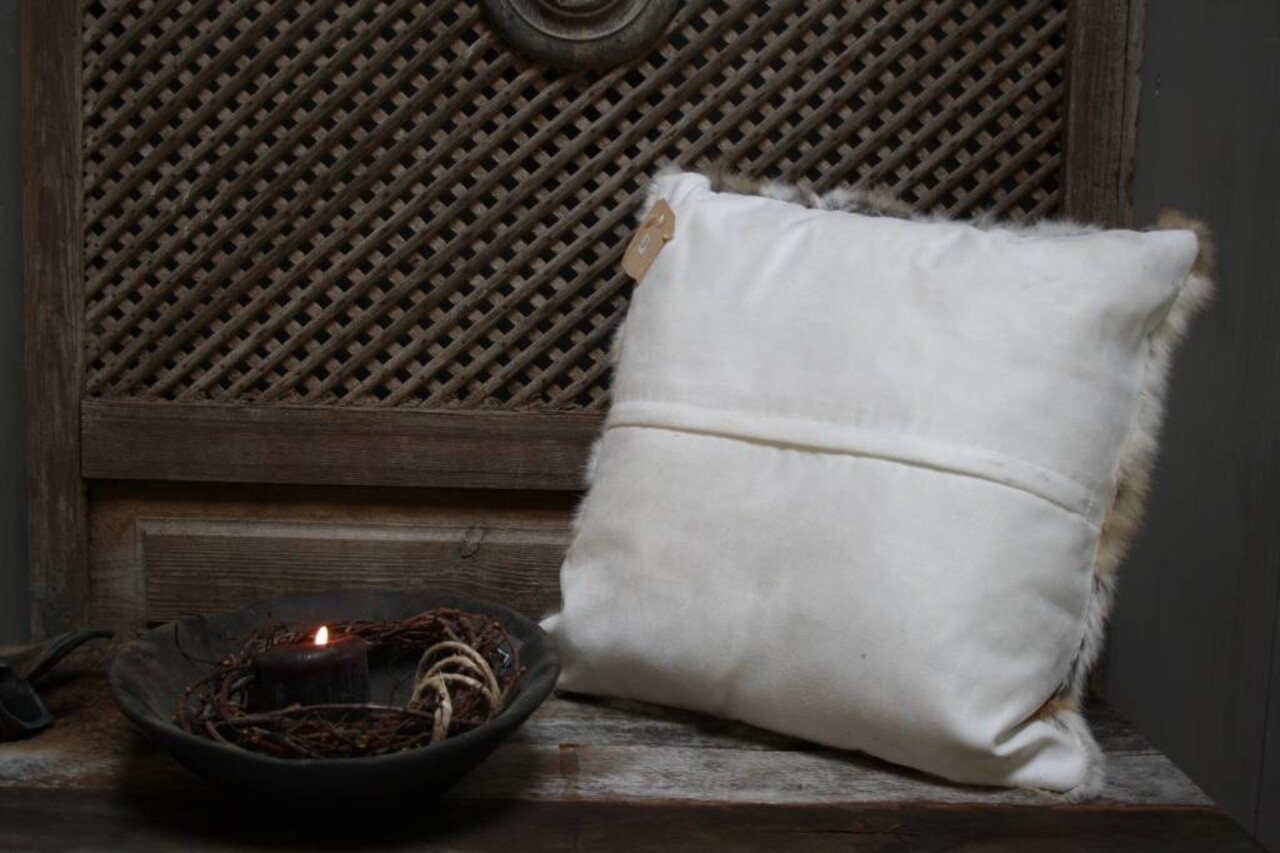 Sierkussen bontkleur met binnenvulling Sierkussen bontkleur met binnenvulling