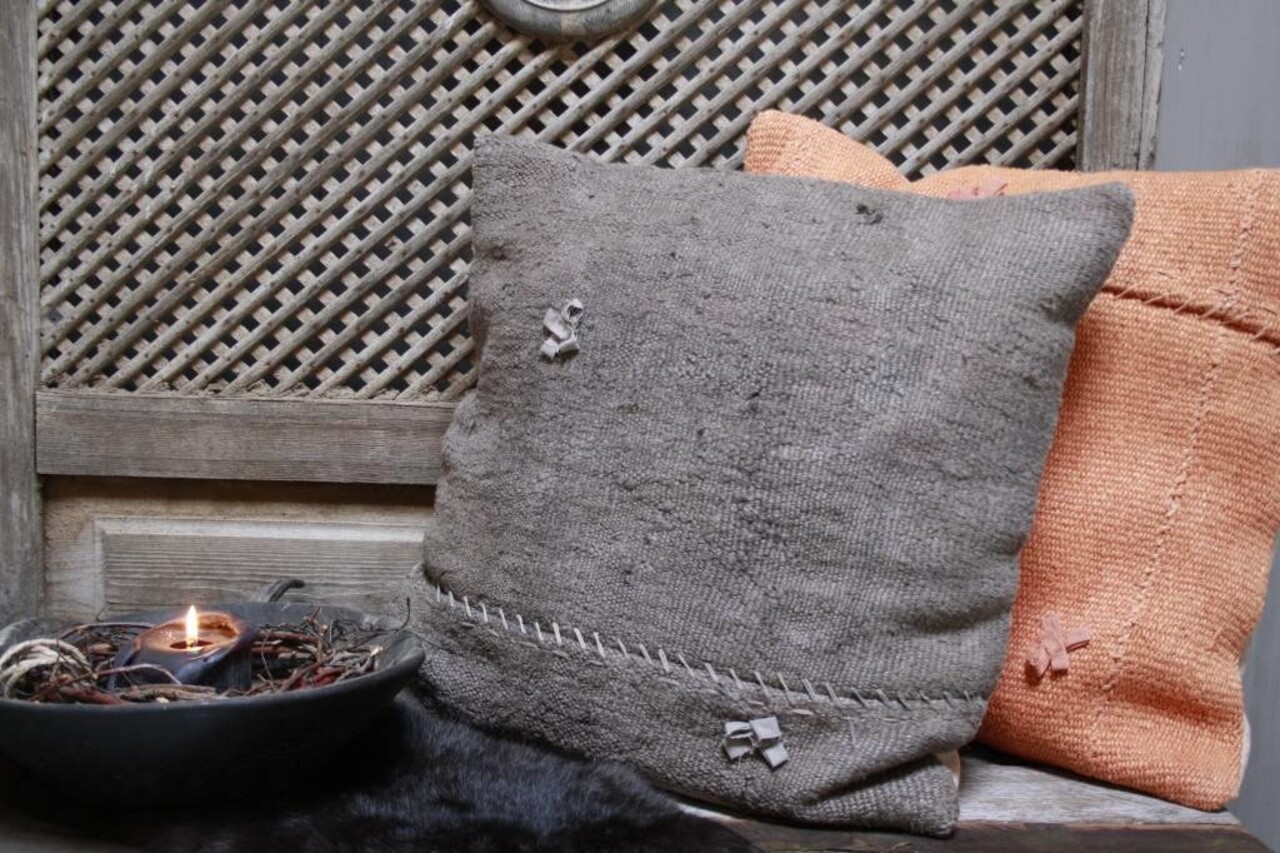 Kussen linnen bruin taupe grijs Kussen linnen bruin taupe grijs