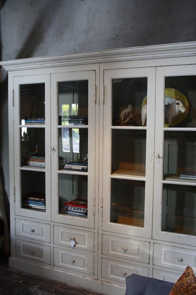 Richa buffetkast wit 242 cm x 49 cm x 235 cm Richa buffetkast wit 242 cm x 49 cm x 235 cm