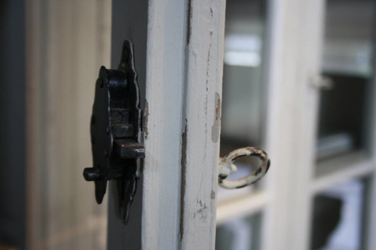 Richa buffetkast wit 242 cm x 49 cm x 235 cm Richa buffetkast wit 242 cm x 49 cm x 235 cm