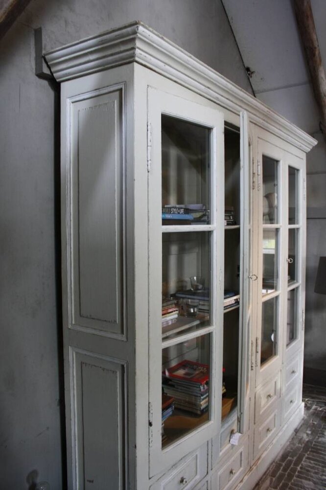 Richa buffetkast wit 242 cm x 49 cm x 235 cm Richa buffetkast wit 242 cm x 49 cm x 235 cm