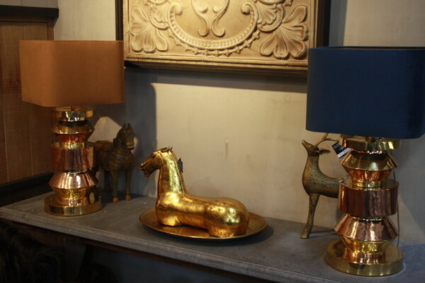 Goudkleurige schemerlamp Rich met velvet lampenkap Goudkleurige schemerlamp Rich met velvet lampenkap