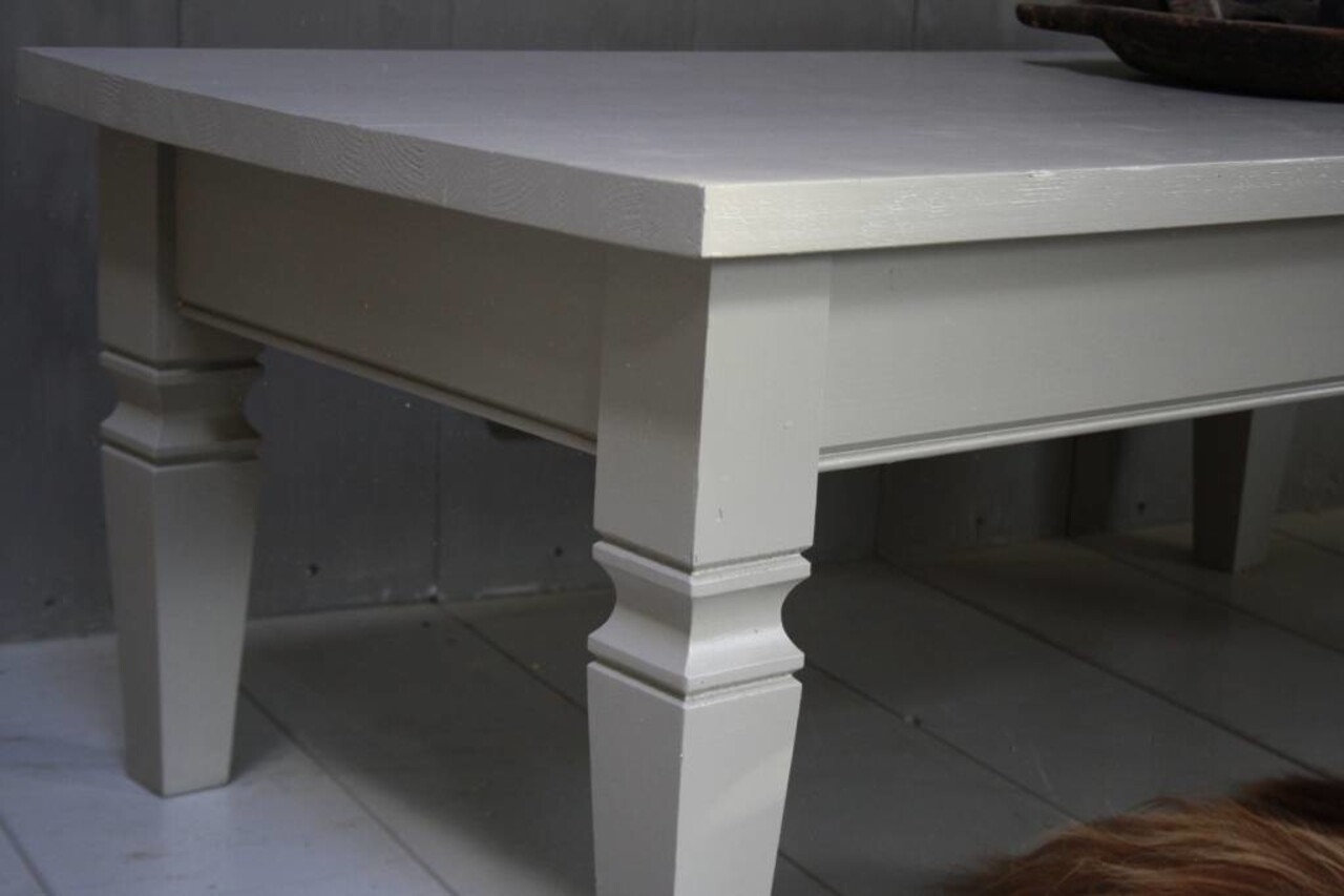 Grijze bijzettafel 130 cm