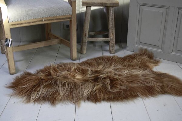 Schapenvacht IJslander geverfd bruin 70 x 130 cm Schapenvacht IJslander geverfd bruin 70 x 130 cm