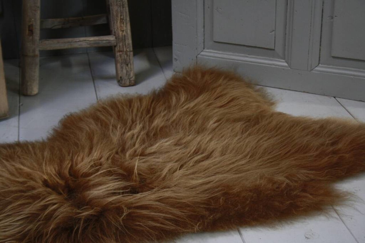 Schapenvacht IJslander geverfd bruin 70 x 130 cm Schapenvacht IJslander geverfd bruin 70 x 130 cm