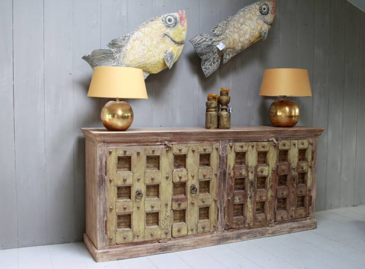 Rene Houtman Robuust oud dressoir India met deurtjes 215 cm Rene Houtman Robuust oud dressoir India met deurtjes 215 cm