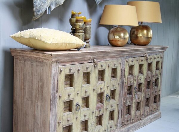 Rene Houtman Robuust oud dressoir India met deurtjes 215 cm Rene Houtman Robuust oud dressoir India met deurtjes 215 cm