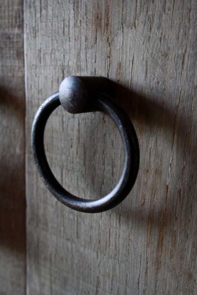 Badkamermeubel eikenhout met Belgisch hardstenen blad en rivierkom Badkamermeubel eikenhout met Belgisch hardstenen blad en rivierkom