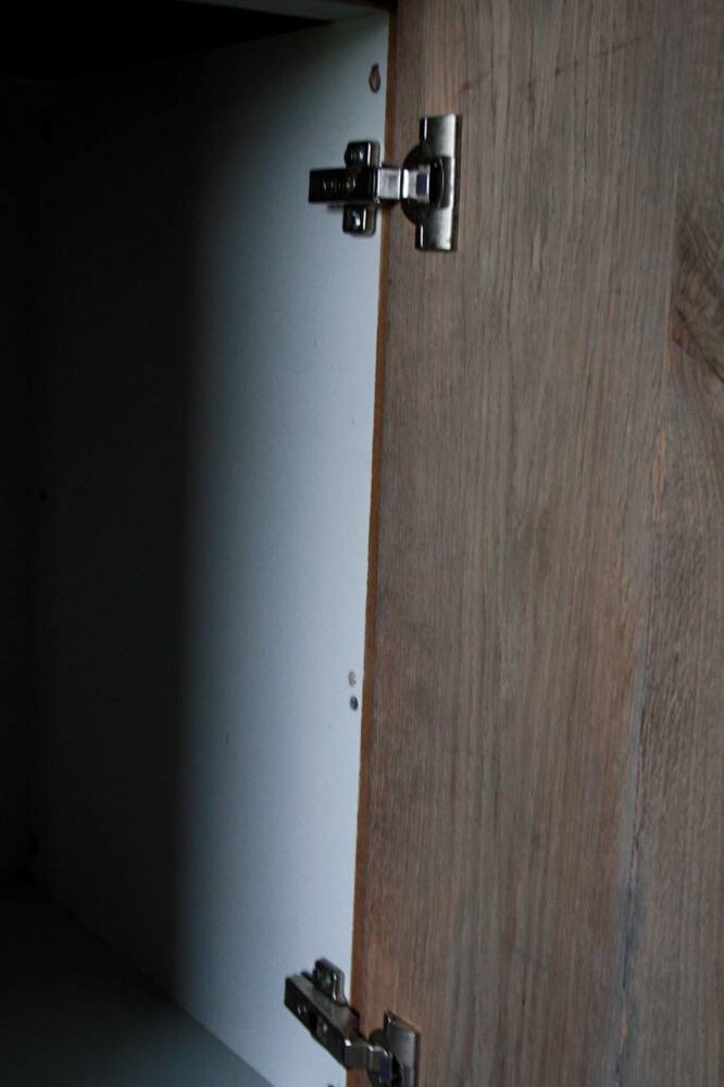 Badkamermeubel eikenhout met Belgisch hardstenen blad en rivierkom Badkamermeubel eikenhout met Belgisch hardstenen blad en rivierkom