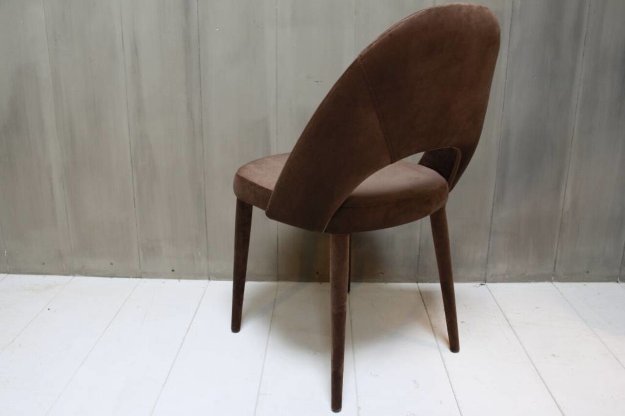 Eetkamerstoel Oliver velvet bruin + velvet poten Eetkamerstoel Oliver velvet bruin + velvet poten