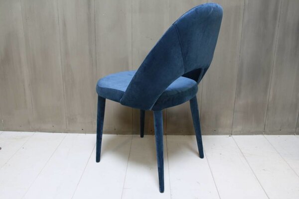Eetkamerstoel Oliver velvet blauw + velvet poten Eetkamerstoel Oliver velvet blauw + velvet poten