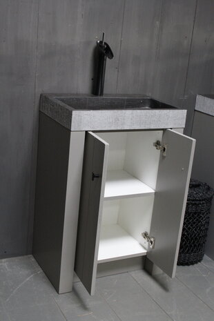 Landelijk badkamermeubel grijs met granieten spoelbak en deurtjes Landelijk badkamermeubel grijs met granieten spoelbak en deurtjes