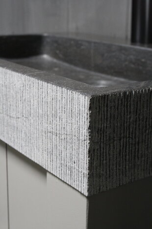 Landelijk badkamermeubel grijs met granieten spoelbak en deurtjes Landelijk badkamermeubel grijs met granieten spoelbak en deurtjes