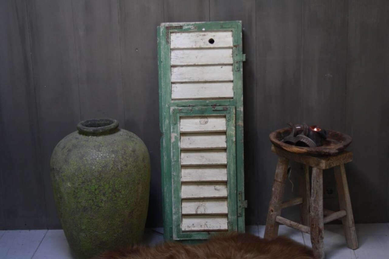 Brocante oud houten Frans luik groen/wit 113 x 42 cm Brocante oud houten Frans luik groen/wit 113 x 42 cm